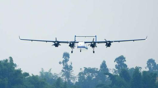 國產(chǎn)大型四發(fā)無人機成功首飛(圖1)